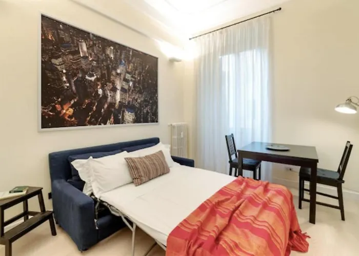 Sunny Flat In Elegant Building Close To Colosseum Rom