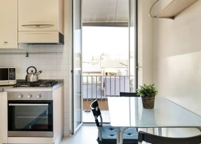 Sunny Flat In Elegant Building Close To Colosseum Roma