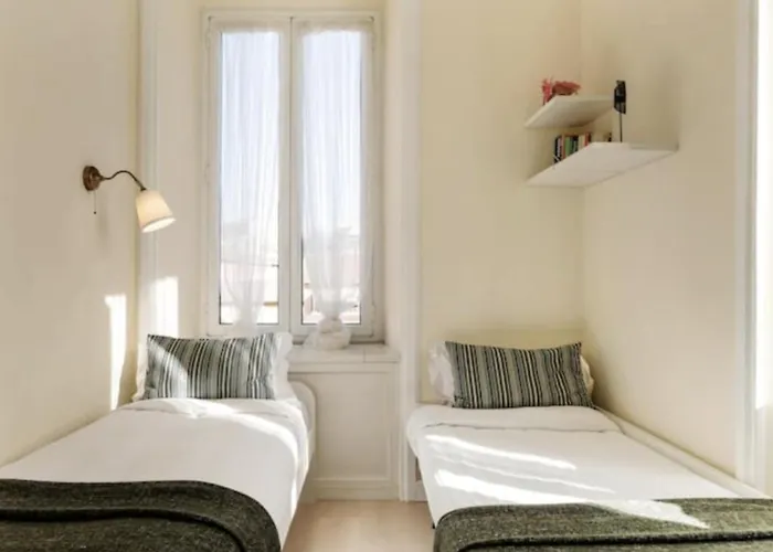 Sunny Flat In Elegant Building Close To Colosseum *